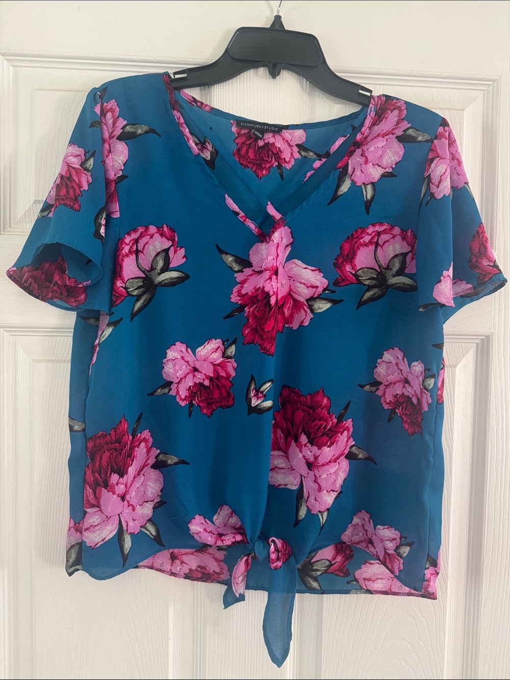 SIGNATURE STUDIO -Medium Floral Tie-Front V-Neck Blouse - Teal with Pink Flowers